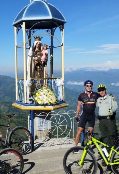  Dale Beames Cycling on the  tour with redspokes